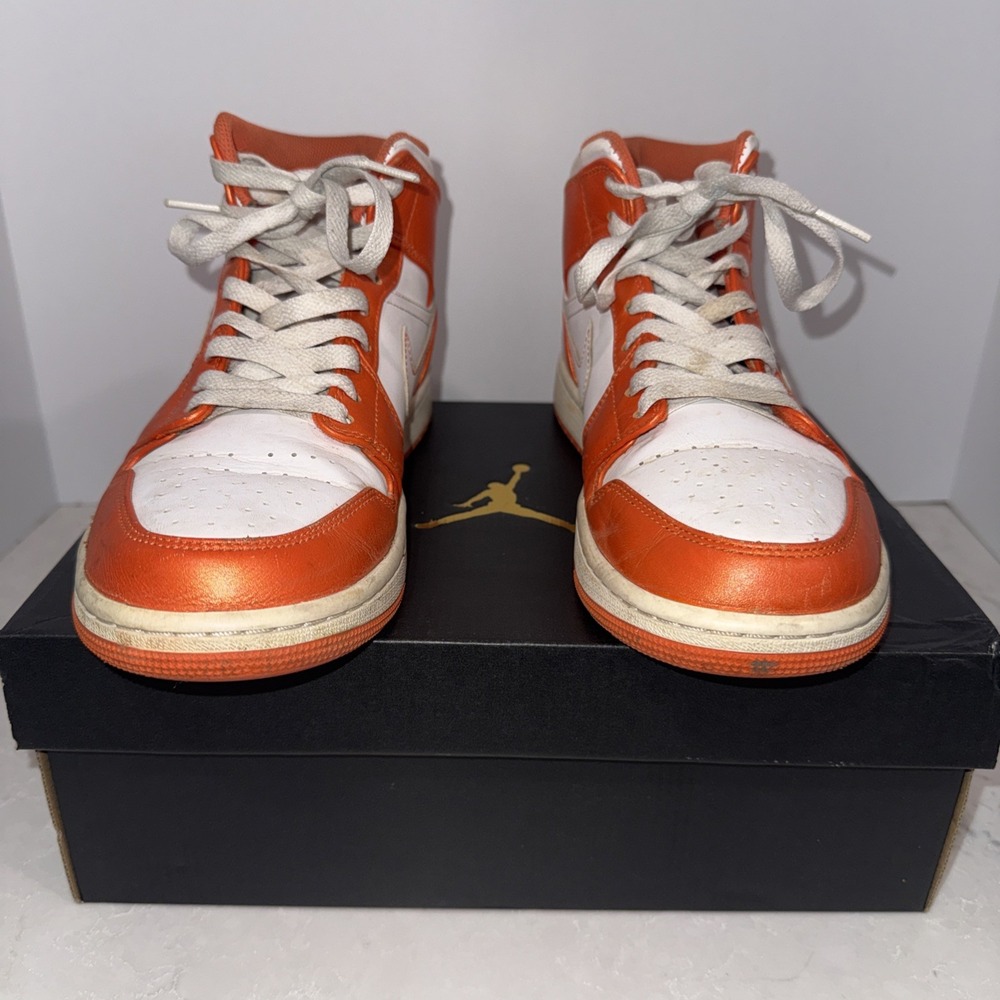 Air Jordan 1 Mid SE Electro Orange/White Leather Mid Top Men's 9 DM3531-800